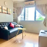 1 bdrm condo 5 minutes walk to BTS FREE Wifi